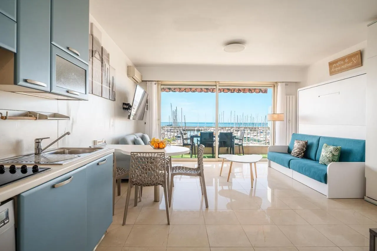 La Grande Palmeraie - Spacieux Studio Avec Vue Mer, Terrasse, Port De Garavan Menton 0*,  Fransa